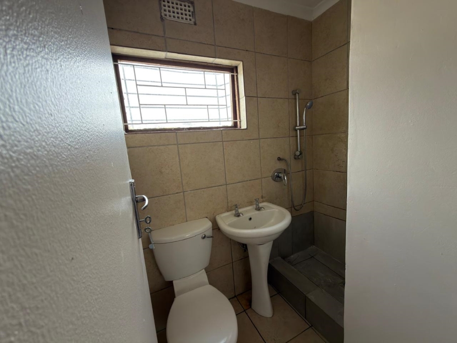 2 Bedroom Property for Sale in Blackheath Industrial Western Cape